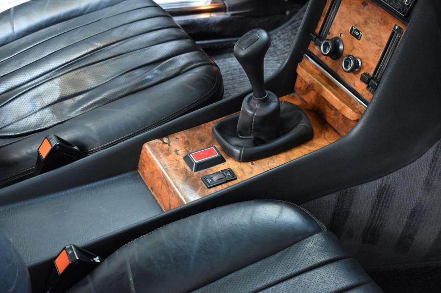 Детали интерьера Mercedes-Benz 280 SLC (C107) 1980 года  (EU) (фото 67 из 102)